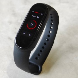 مچ بند هوشمند آمازفیت بند 5 شیائومی مدل A2005 نسخه گلوبال - Xiaomi Huami Amazfit Band 5 Global Smart Wristband A2005